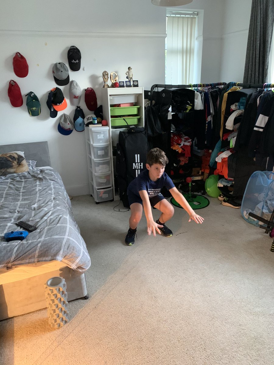 GeorgeCharlesP1's tweet photo. Really enjoying @CricketWales S&C virtual sessions each Sunday. #TrainHardPlayHarder #ThinkLikeAWarrior @cwpathwayS 💪🏻💪🏻🏏🏏 https://t.co/Ar1HoUhjun