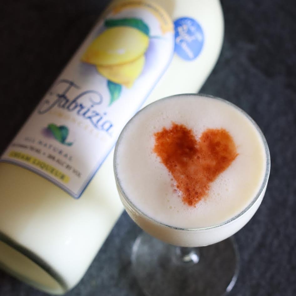 Sunday Vibes. All Love 😊❤ Recipe:

*2 oz Fabrizia Limoncello
*1 Eggwhite
*.5 ounce of lemon juice

Shake lemon juice and limoncello in ice
Strain
Take ice out of the cup and put in the egg white
Pour shaken Lemon juice and limoncello back into the cup
Shake and Strain again
