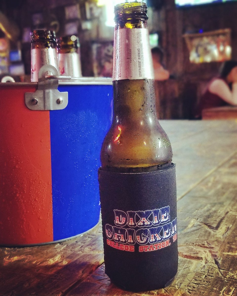 thedixiechicken's tweet photo. Do you need to unwind on this Sunday? Come join us for #BucketsOfBeer or our #SundayFunday pitcher specials with friends! https://t.co/HAXI88Ljft