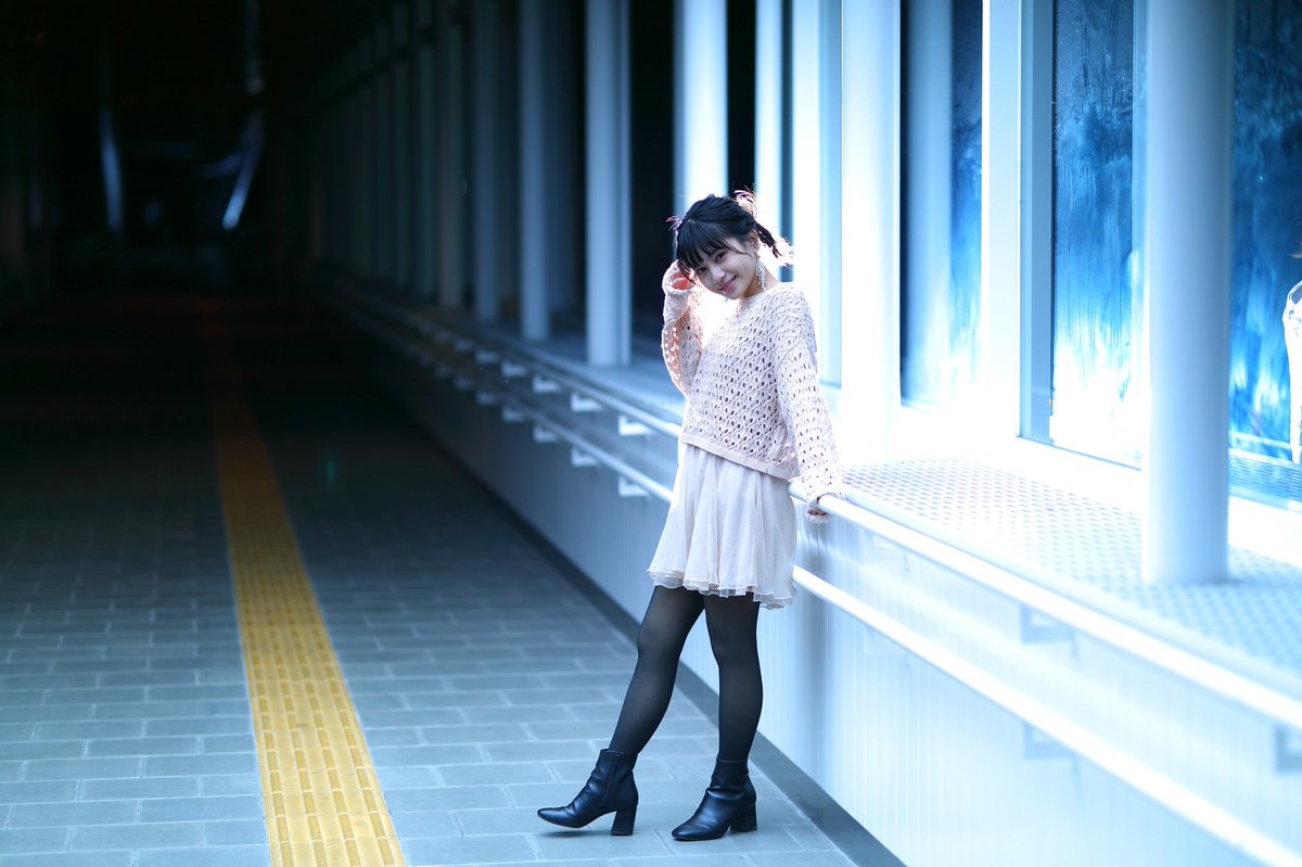5D480D's tweet photo. ずっと撮りたかった駅の連絡通路での撮影
通行人、殆どいないからやりやすかったー https://t.co/QXn66BVuI2