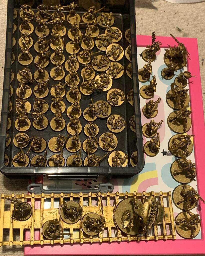 purplemonkey790's tweet photo. Ok so everyone is aware, 1 can of retributor armour will spray: 50 Warriors, 12 Scarabs, 6 Skorpek Destroyers, 2 plasmacytes, 5 immortals, 1 plasmancer, 2 Wardens, 2 Overlords, a Reanimator and a Technomancer! #warhammer #gold #spraypaint #necrons #newcrons #goldcrons #new40… https://t.co/XlTm6xO8AW