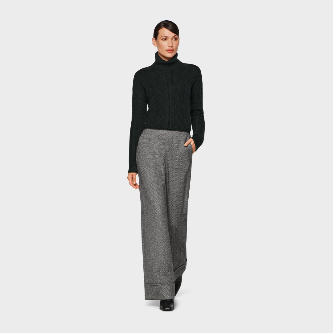 Chic &amp; comfy styles from rich wool flannel to soft cashmere blends. #SUISTUDIO <-- suitsupp.ly/3lvrIDo