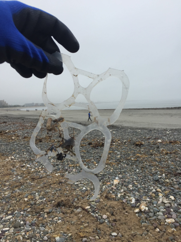 plastictides's tweet photo. Every year, about 18 billion pounds of plastic goes into the ocean, like this six-pack ring.
On this #RecyclingDay, let's work to reduce our plastic consumption and recycle plastic when appropriate!
#LiveUpstream https://t.co/25NHq9Yl0u