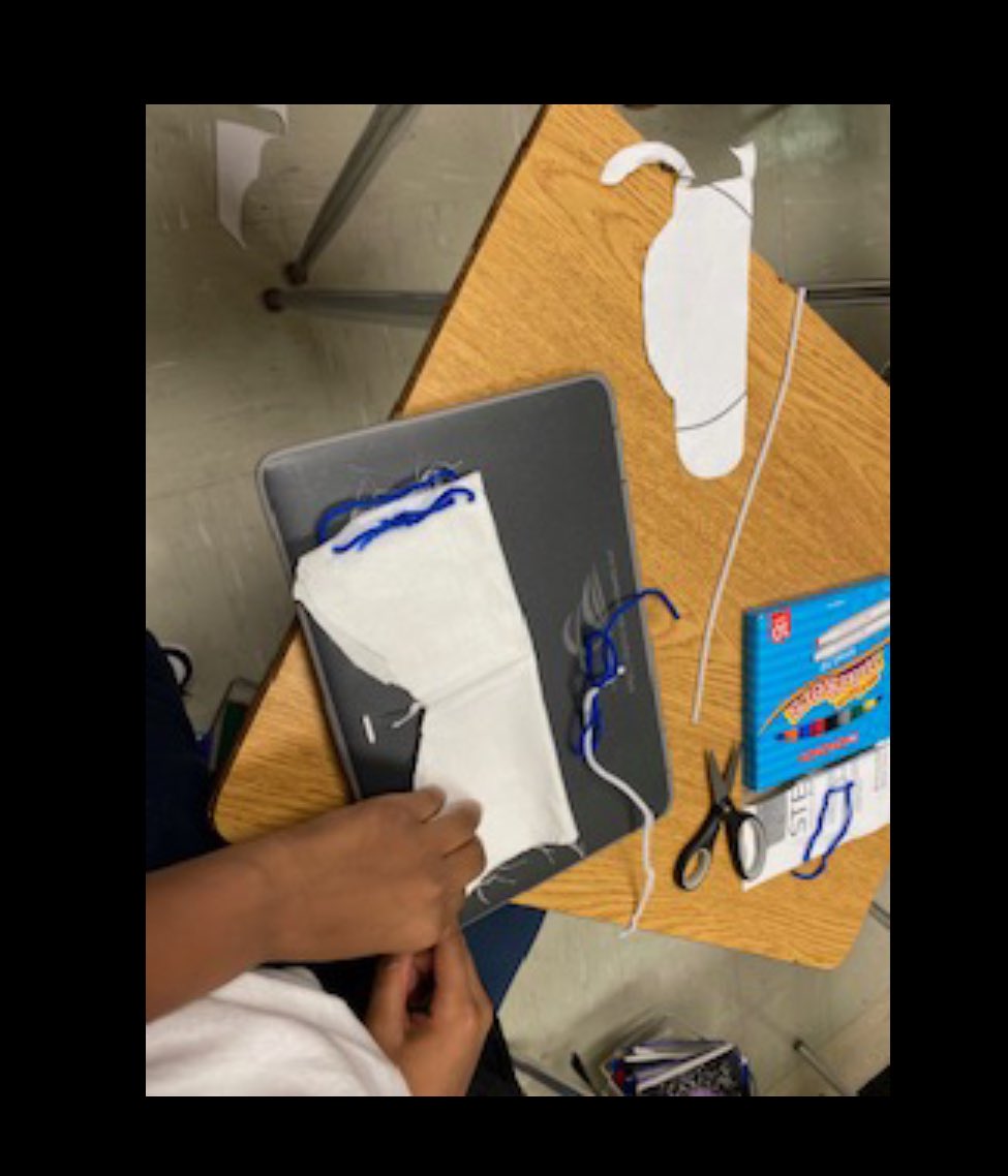 LenoraBSmithES's tweet photo. Our #educatedgators using team work and their creative minds to work on the #steam activity, to create safety masks! 😍✨ #mdcps #safetymasks https://t.co/19qrmGZfmI