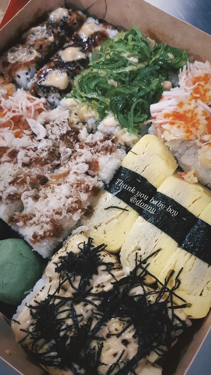 DONNYSQUADPH's tweet photo. 📲| Someone has been sending gifts to SNL crew and we’re getting mixed emotions because of this. 🥺🥲 https://t.co/7G9NIU5Irt