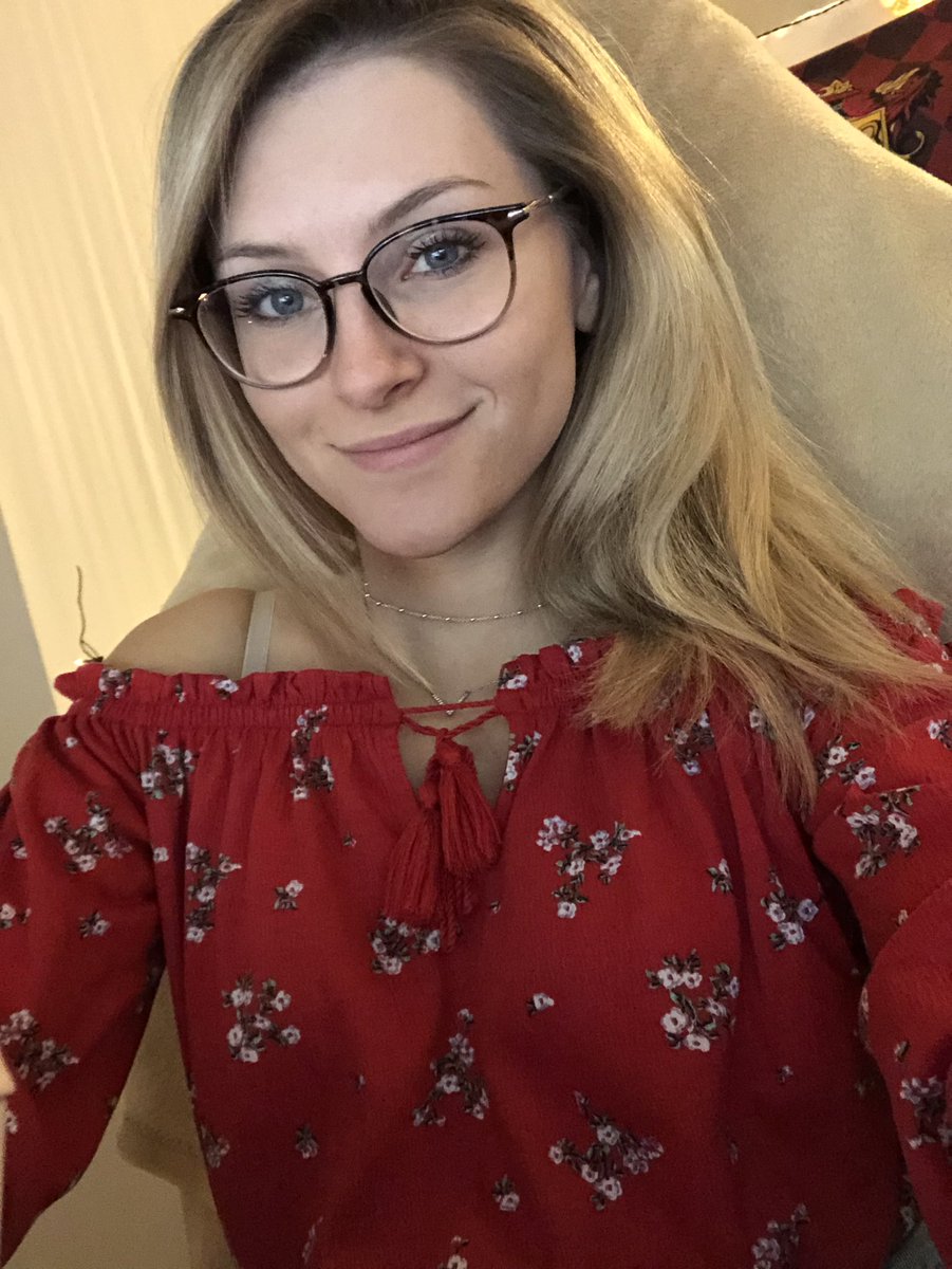 Alenstiaaa's tweet photo. Live ☺️ https://t.co/TgskYMozoR https://t.co/9mwm0lqbHR