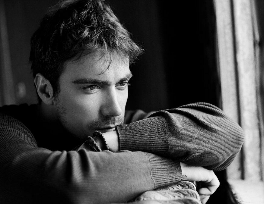 This is why the principles stated by İbrahim Çelikkol, in his interviews concerning the motivations for the choice of his roles and how they approach them denote an important and deep artistic reflection, because it is true that the actor proposes his roles + #İbrahimÇelikkol