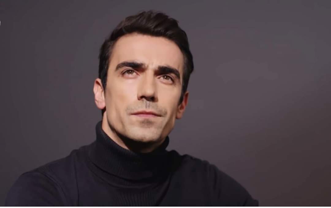 But on the contrary to face the present moment, to seek the breaking point, the loss of balance which would plunge him into the abyss as is the case for example. throughout the series  #SiyahBeyazAşk with Ferhat. As if suddenly he didn't know what to say next. + #İbrahimÇelikkol