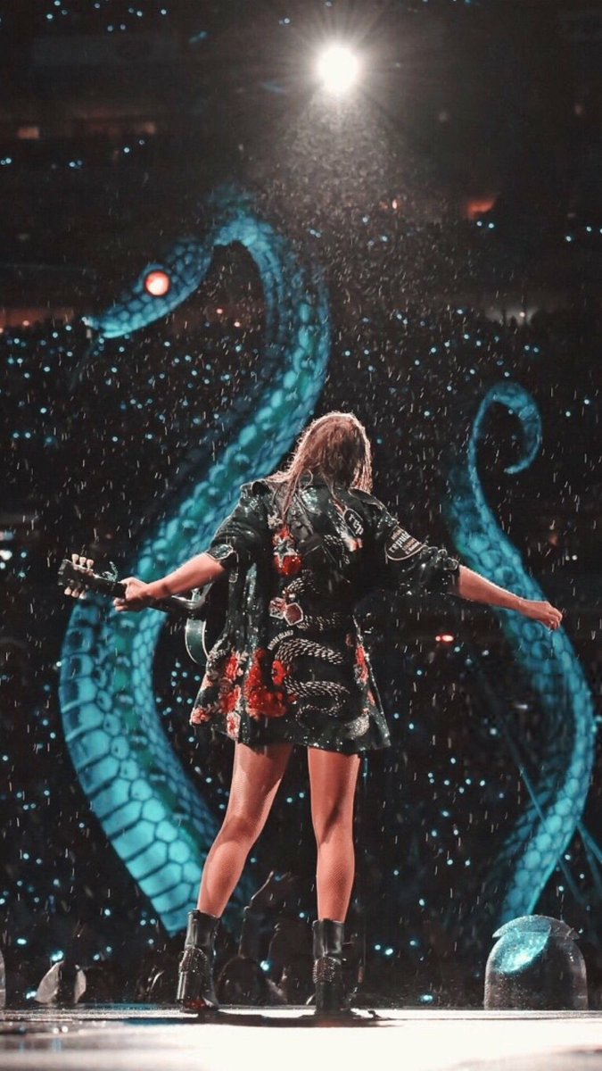 sheroseslowly's tweet photo. Girls donโt want boyfriends, girls want to see Taylor Swift live during a rain show https://t.co/Lq0Zr0Z7zz