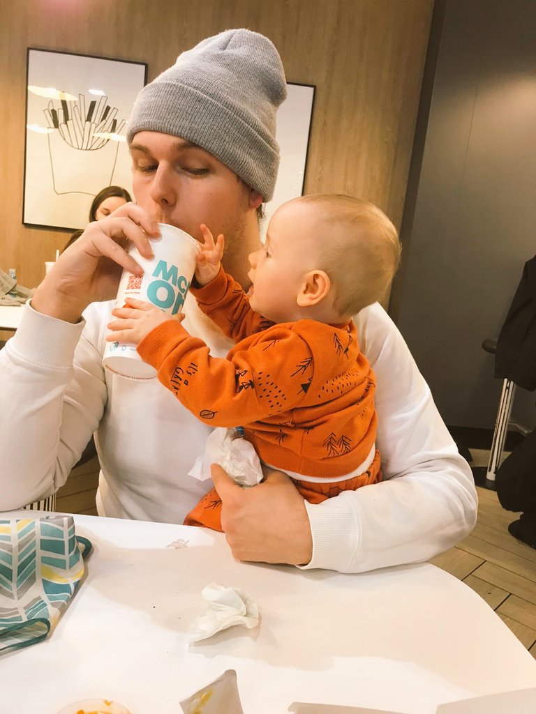 jjranson11's tweet photo. Always after my milkshake https://t.co/ojKd70geLB