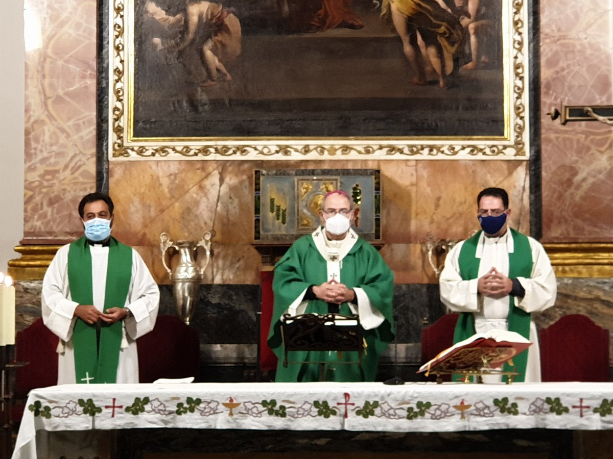 caritasto's tweet photo. @Obispofcerro preside en la Parroquia de Santa Leocadia la Eucaristía de la #JornadaMundialdelosPobres con @caritasto @ManosUnidasONGD @planpastoral https://t.co/e7qt3v2kCS