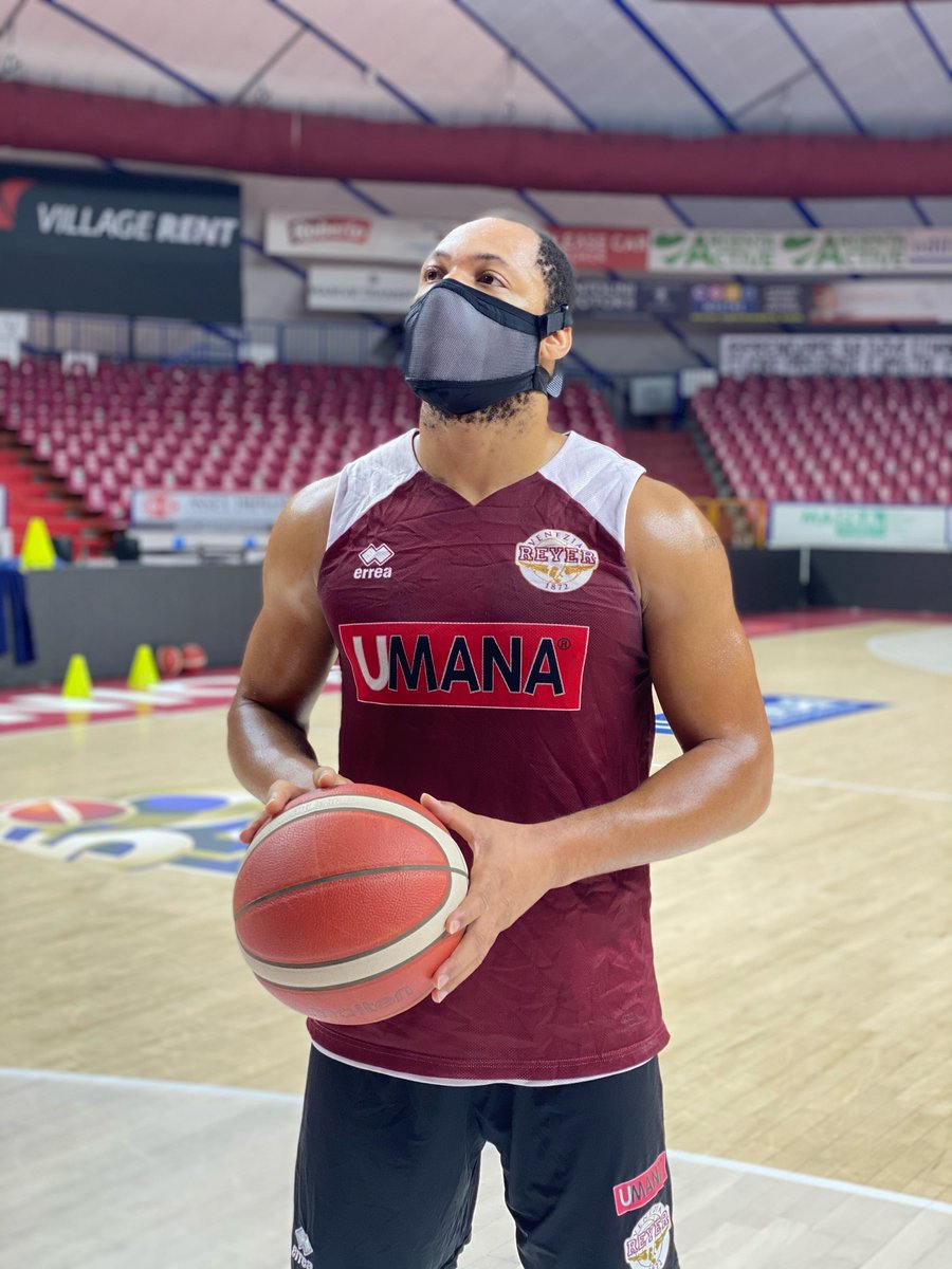 😷🏀
L’Umana Reyer riprende ad allenarsi e testa la mascherina a uso sportivo, realizzata su idea del Politecnico di Torino in collaborazione con la commissione per l’attuazione del protocollo medico FIP.
Leggi: bit.ly/3pwxhUw

#lastoriacontinua <a href="/Italbasket/">Italbasket</a>