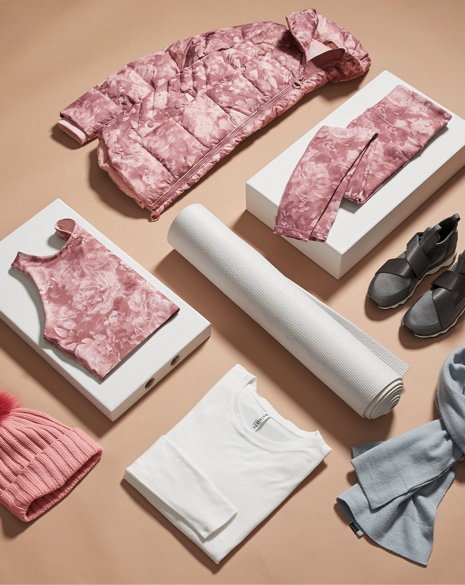 Athleta's tweet photo. To all the women who power you to be your best in their own unique ways, say thanks. We've curated our Gift Guides to help you show gratitude for the women and girls who've moved you forward in 2020. First up, the Zen-Keeper: yoga workout wishes, granted.

https://t.co/N3PRniaOlJ https://t.co/qICHiYa679