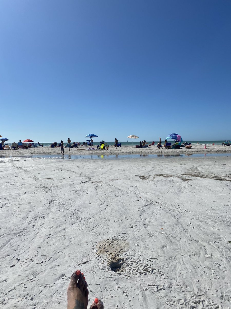 tarynperky's tweet photo. #sundayvibes #SundayFunday #sunchat - what an incredibly beautiful day - #beachlife in #November does not suck #lidobeach #assinthesand https://t.co/TkgU716X1g