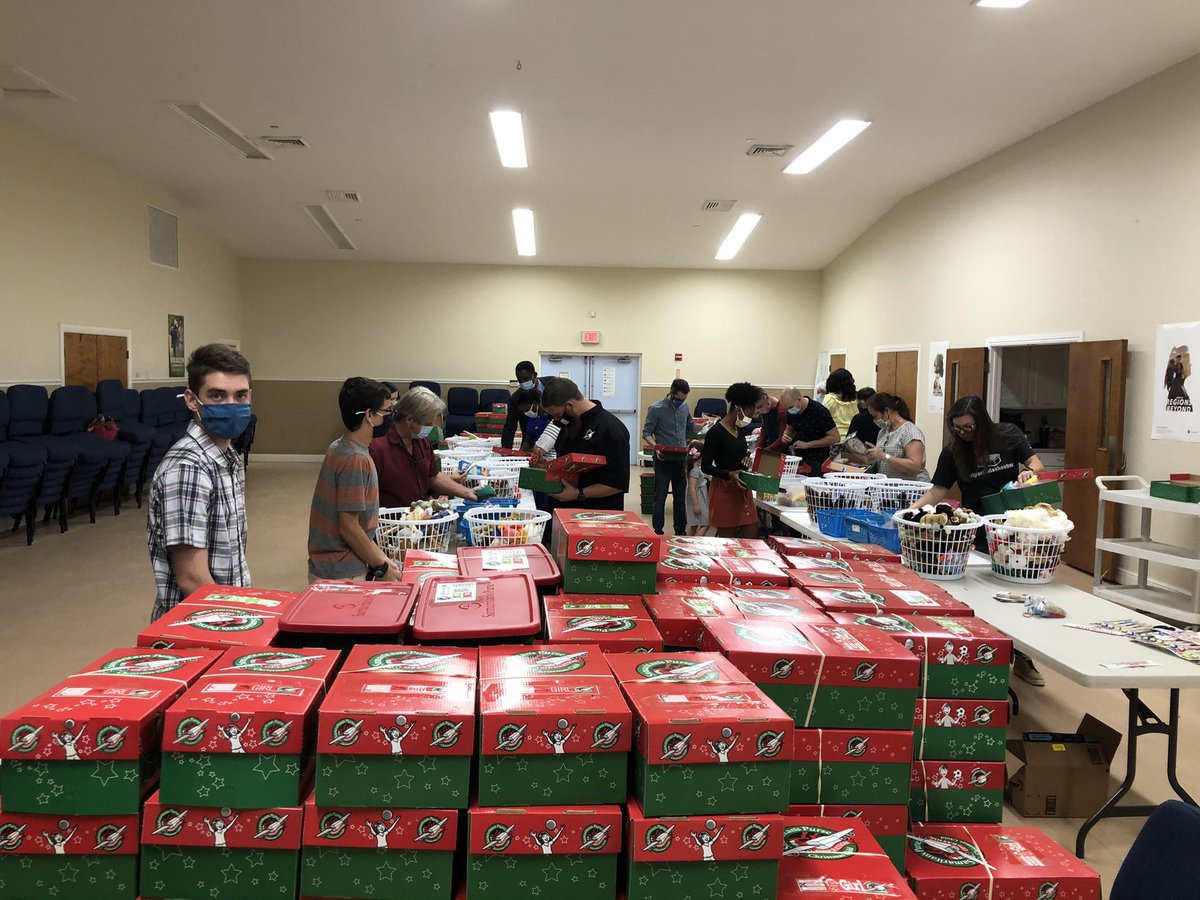 JohnSappia3's tweet photo. Operation Christmas child - packing party at Oasis Church.  209 boxes packed - 209 lives touched! https://t.co/PWQEAkQQVm
