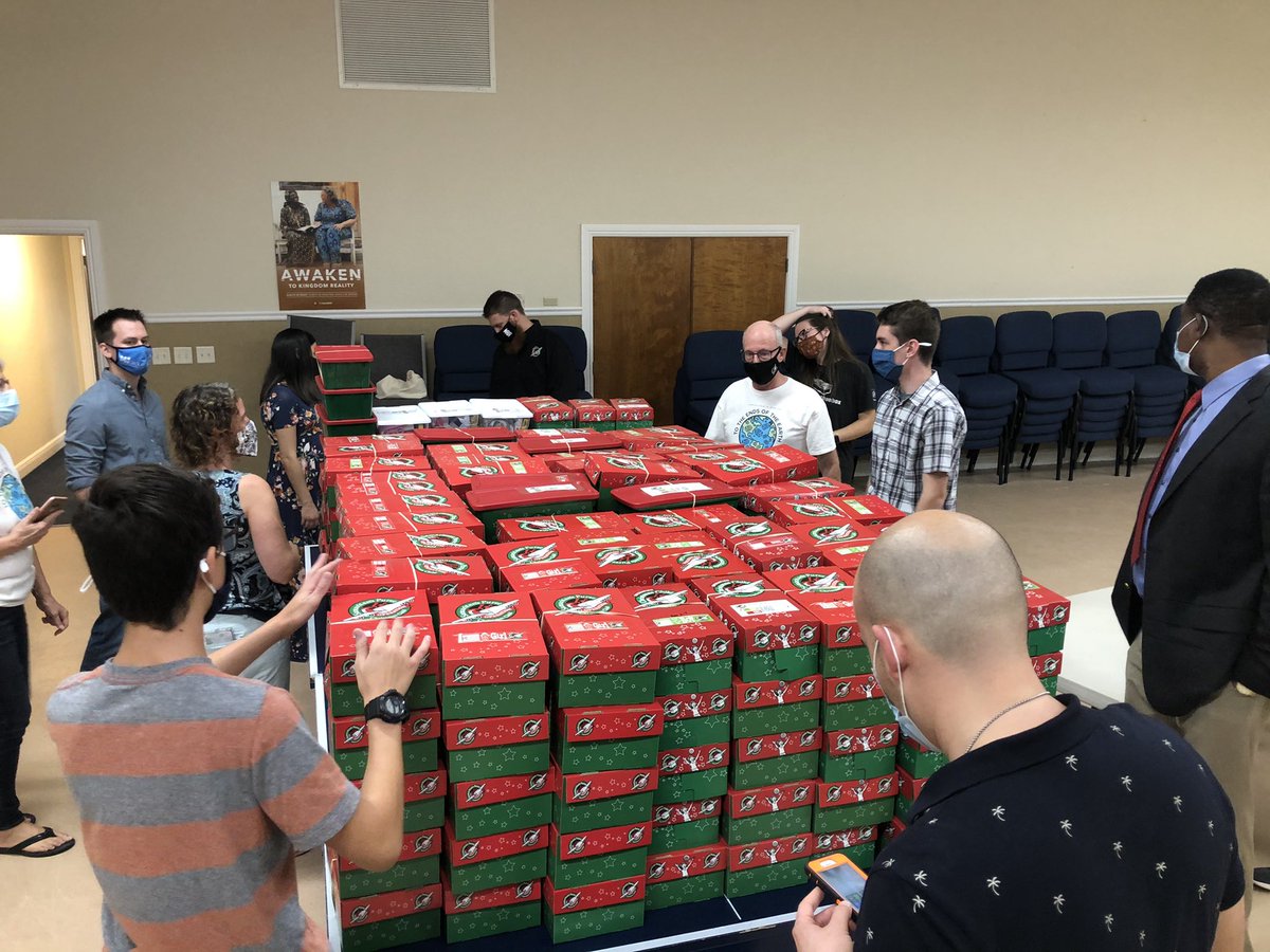 JohnSappia3's tweet photo. Operation Christmas child - packing party at Oasis Church.  209 boxes packed - 209 lives touched! https://t.co/PWQEAkQQVm