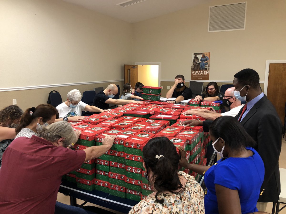 JohnSappia3's tweet photo. Operation Christmas child - packing party at Oasis Church.  209 boxes packed - 209 lives touched! https://t.co/PWQEAkQQVm