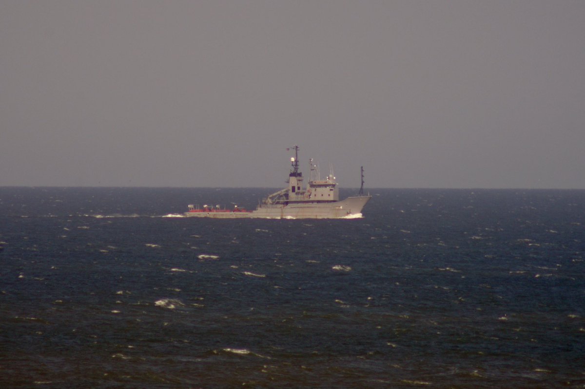 johnmorgan726's tweet photo. The USNS NARRAGANSETT (T-ATF-167) or A.K.A. “TVS-4” is a ocean pusher tug. #USNSNarragansett #TATF167 #TVS4 #tugboat #ShipsInPics @WarshipCam https://t.co/w0Ad9nTGZ9