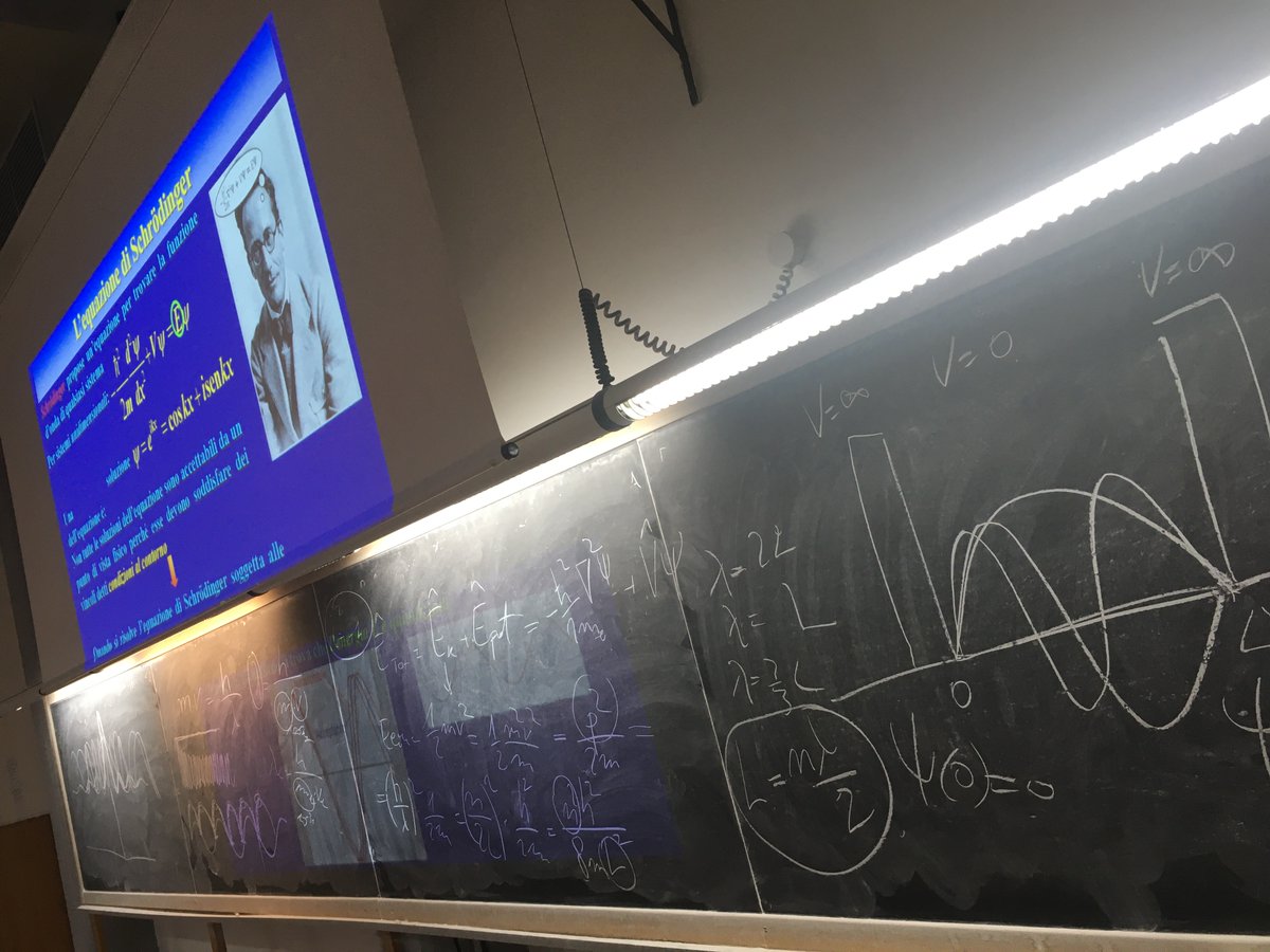 ArnesanoLab's tweet image. I hope to continue teaching using chalk and blackboard as long as possible. 👨‍🏫🧑‍🎓 #university #chemistrycourse #teachinginapandemic #distanceeducation