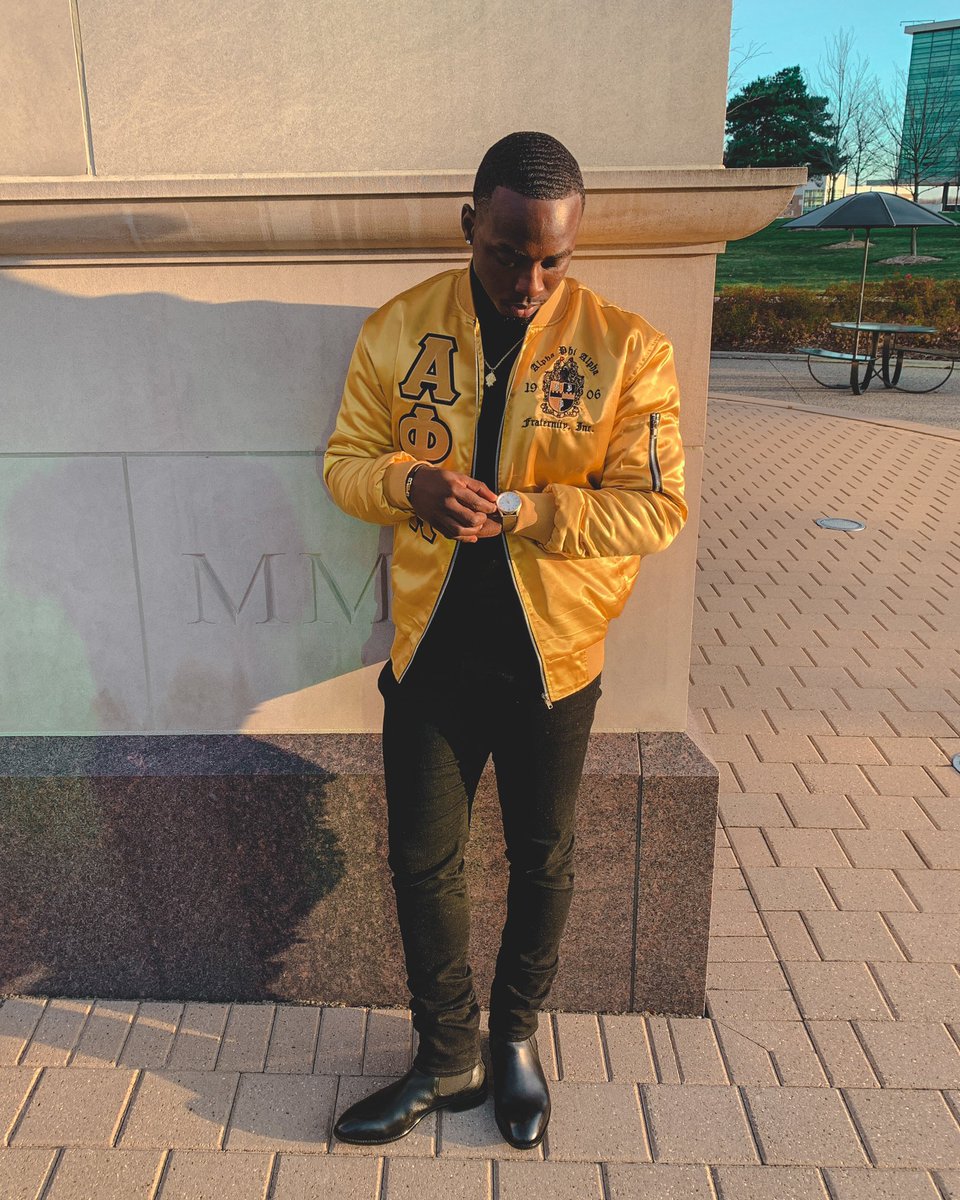 akhahon's tweet image. A year down many more to go 🦍#Maphia #LOOMS