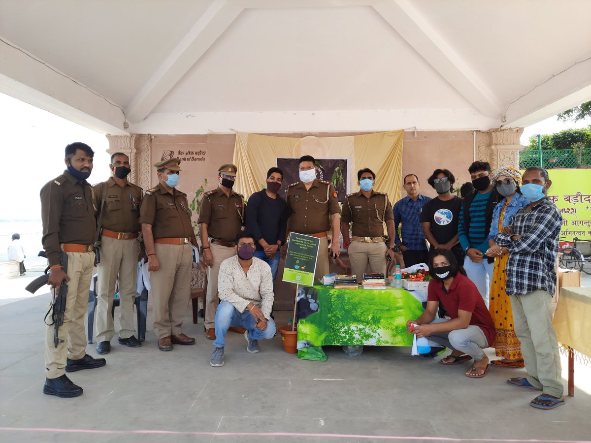 helping_verb's tweet photo. Project 2N : Happy planting 🌴
Free Tree, mask and diya distribution.

This diwali do not contribute to pollution but nature.
This diwali we're gifting treed and diyas to celebrate it in a little unique way.

@CMOfficeUP 
@dmv 
@UPGovt 
@varanasipolice 
@varanasitraffic https://t.co/k47I6GRxZz
