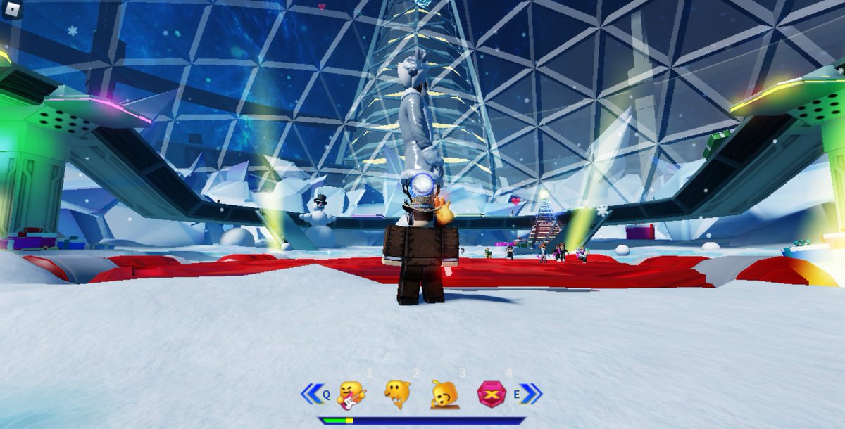 Luxovix's tweet image. lil nas x concert round 2 #LilNasXRoblox