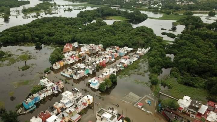 jmnchId's tweet photo. ESTO ES LATINOAMÉRICA 
en tabasco y chiapas México hay fuertes inundaciones, argentina se está incendiando, Perú necesita justicia por todo lo que está pasando con su gobierno; Guatemala, Honduras, Nicaragua, El Salvador y Colombia +
#LATAMLIVESMATTER https://t.co/BRABNO542v