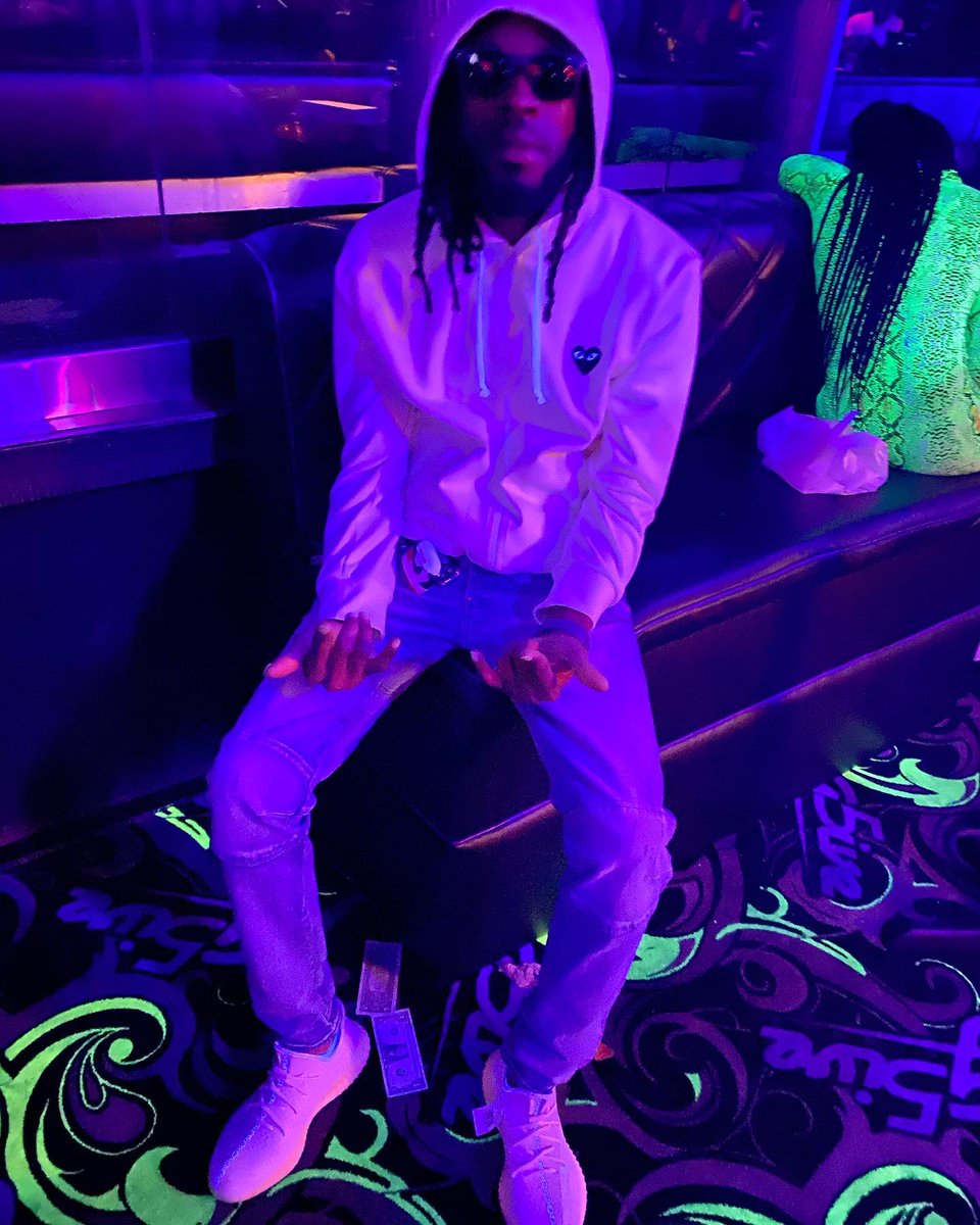 _TheRealJB9's tweet photo. Yeah i know I’m underrated you ain’t gotta remind,rather be low key and rich instead of shackled in diamonds Ⓜ️🅱️ #LLSCOODA https://t.co/wziGA2c7Jd