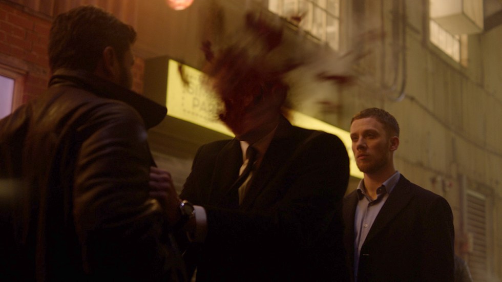 levmauc's tweet photo. Si tienes Amazon puedes ver desde hoy usando el mes de prueba de Starzplay la sensacional GANGS OF LONDON. Todo un festival de sangre, coreografías demenciales y violencia extrema en una historia sobre mafias, traiciones y bandas callejeras. Y ojo con Joe Cole en la serie. https://t.co/LcVhpYlMeH