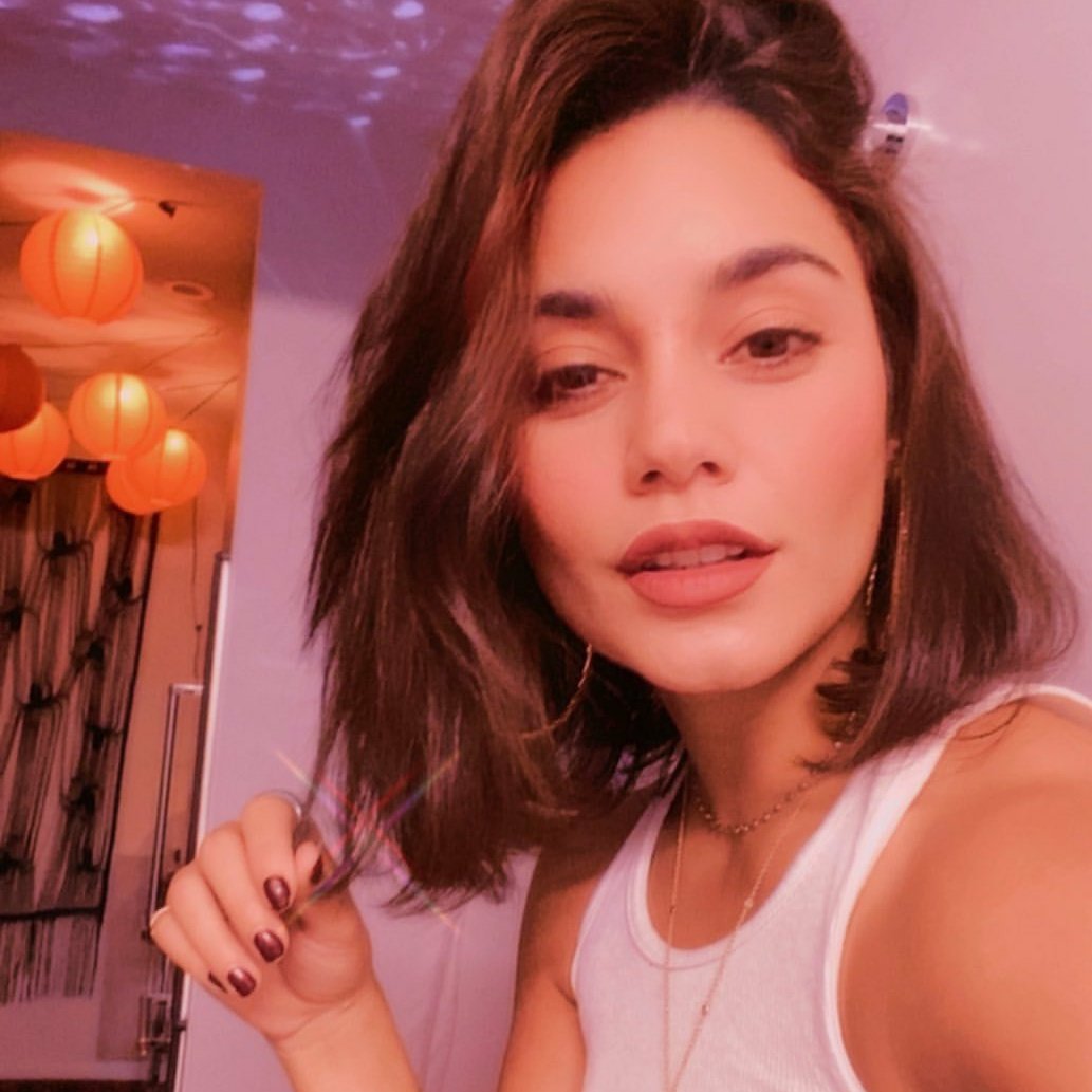 #NewProfilePic 

ᴏʜ, ʜɪ ᴛʜᴇʀᴇ! ᴅɪᴅɴ'ᴛ sᴇᴇ ʏᴏᴜ ᴛʜᴇʀᴇ. ʟɪᴋᴇ ᴍʏ ɴᴇᴡ ᴅᴏ? ɪғ ʏᴏᴜ ᴅᴏɴᴛ, ɪᴛ's ᴏᴋᴀʏ. ɪ ᴅɪᴅɴ'ᴛ ᴅᴏ ɪᴛ ғᴏʀ ʏᴏᴜ. ɪ ᴅɪᴅ ɪᴛ ғᴏʀ ᴍʏsᴇʟғ.  ʙʏᴇᴇᴇᴇᴇᴇᴇᴇᴇ... ✌☮