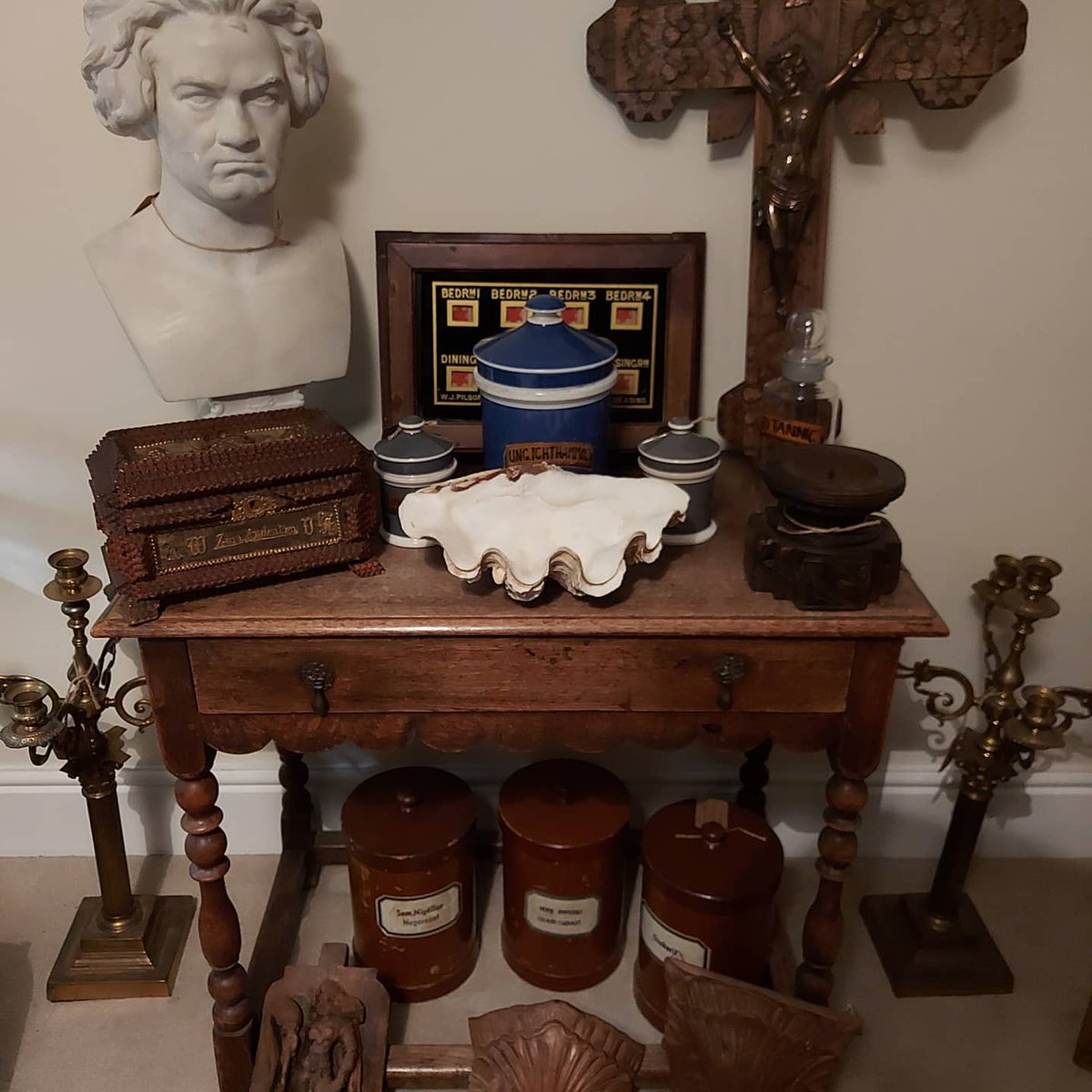 DaveAsh33's tweet photo. David Ashley Antiques. Eclectic mix of Antique library, apothecary and Industrial items back on Instagram after hectic outdoor fairs schedule. New stock posted weekly #asfairsinstaevent #salvagesundays @DrewPritchard @asfairs https://t.co/B5ImFAY26S https://t.co/vjlkVLs3WK