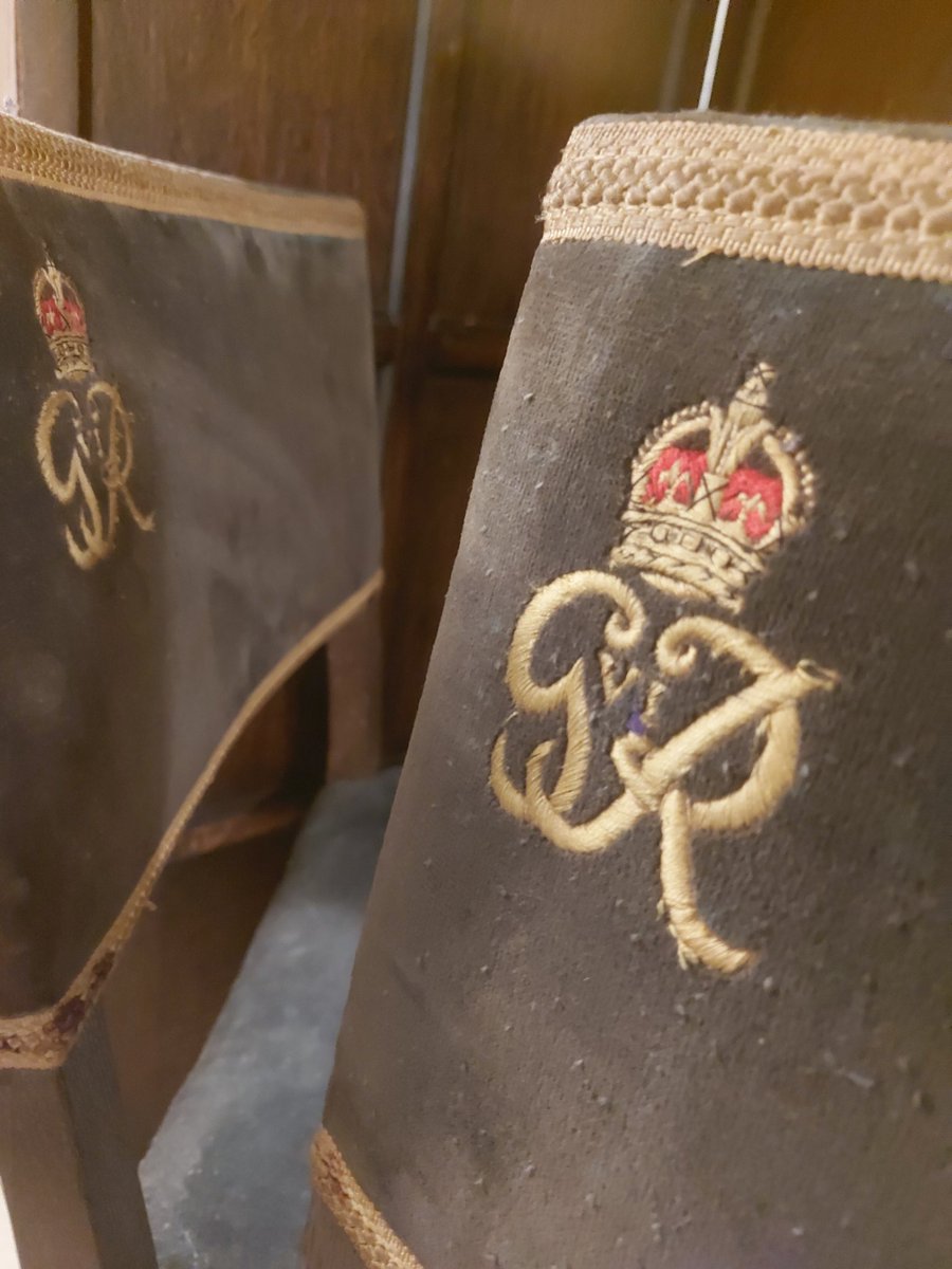DaveAsh33's tweet photo. David Ashley Antiques. Eclectic mix of Antique library, apothecary and Industrial items back on Instagram after hectic outdoor fairs schedule. New stock posted weekly #asfairsinstaevent #salvagesundays @DrewPritchard @asfairs https://t.co/B5ImFAY26S https://t.co/vjlkVLs3WK