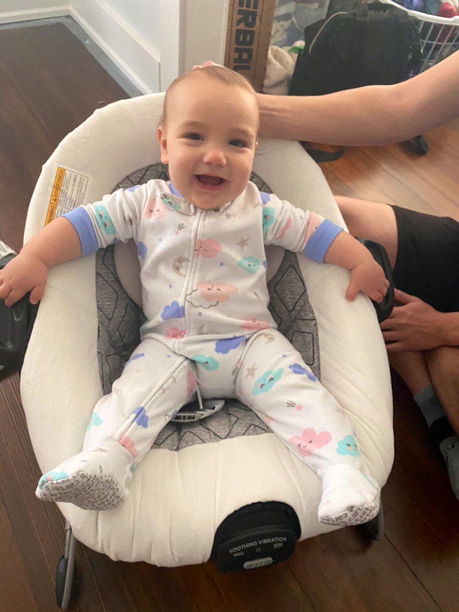 alyssacasee's tweet photo. 2 weeks vs 11 months https://t.co/o0nSp4GKJu
