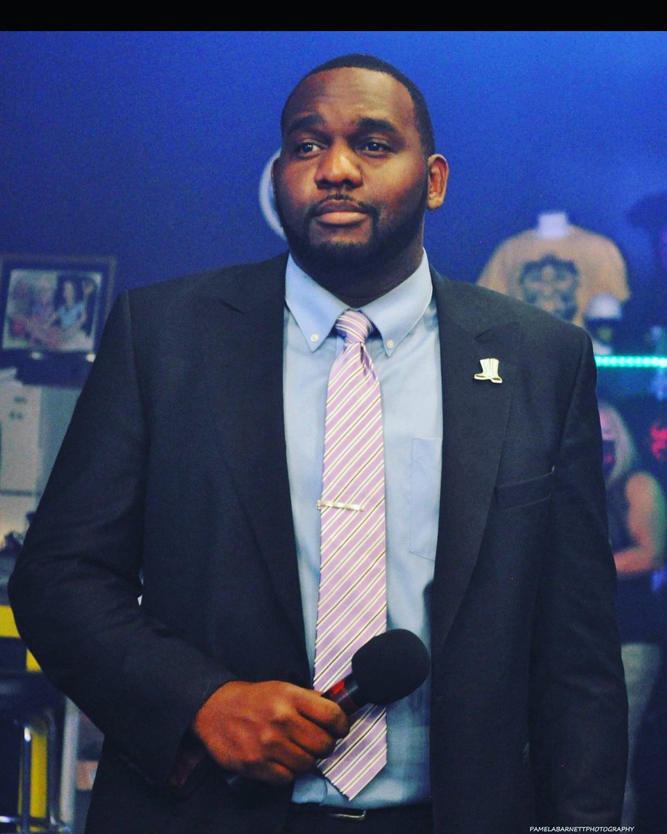Jbest01's tweet photo. They say every woman loves a sharp dressed man @ovwrestling https://t.co/4ac3EzThHq