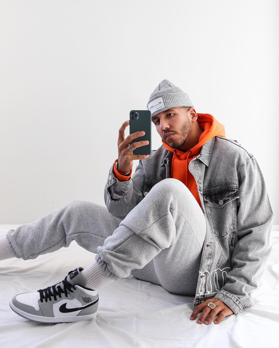 boohooMAN's tweet photo. 🔐 LOUNGEWEAR ON LOCK 🔐

Want to #WIN a new loungewear set of your choice?  👀

1. Follow Us 🤝
2. Like &amp; RT This Tweet 📲
3. Tweet #boohooMANlounge in the replies 

We'll be picking some winners this week. 🔥

Check out our loungewear 👉 https://t.co/5uZTrvFGxn https://t.co/yqsOs5kPT7