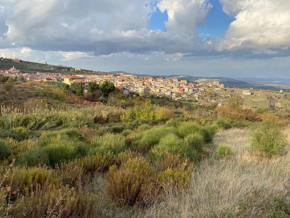 prolocobarile's tweet image. Bellissime cartoline di #Barile 💕
oggi domenica 15 novembre 2020 
📸 Pino Cappa

#ProLocoBarile #unplibasilicata
#ioviaggiolucano #viaggioinbasilicata 
#prolocobasilicata #basilicataturismo
#Vulture #Basilicata #Lucania
#inbasilicataconleproloco