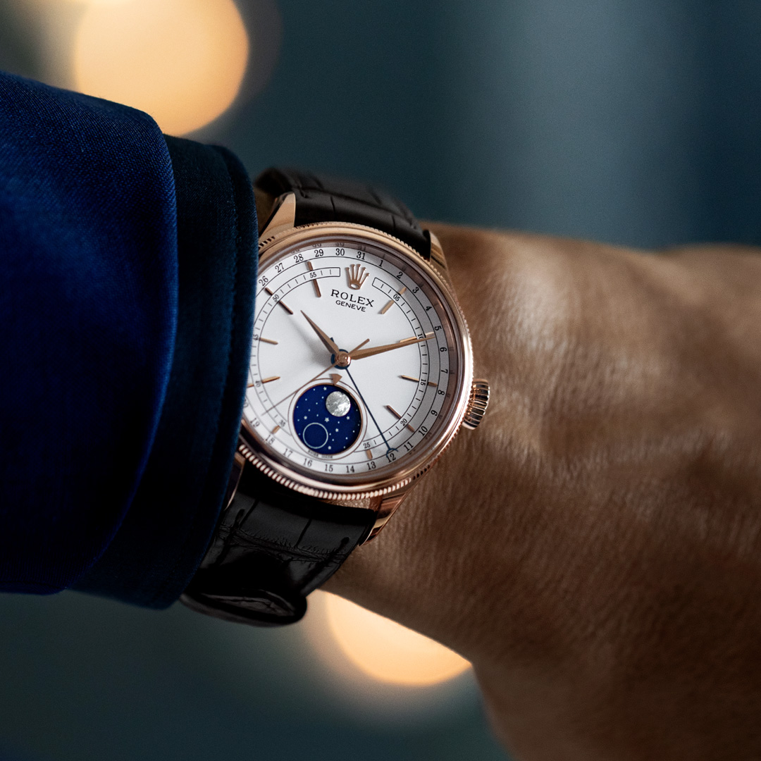 moodysjewelry's tweet photo. The classical watch. The Rolex Cellini Moonphase in 18 ct Everose gold, 39 mm case, white dial, leather strap bracelet. #Rolex #CelliniMoonphase #MoodysJewelry
https://t.co/SR9eTggXDe https://t.co/jcGf4xxhUe