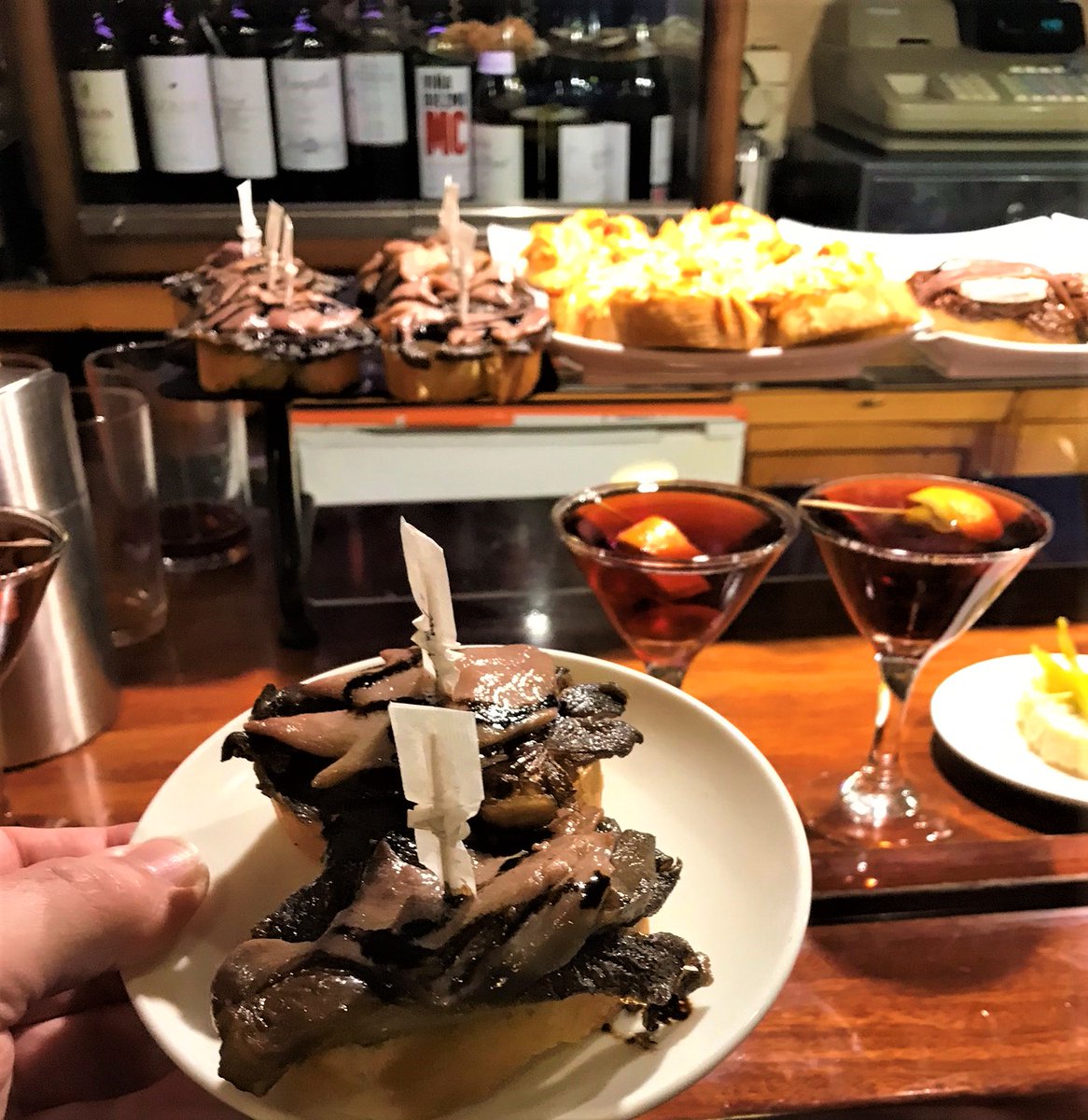 RenoirGuides's tweet photo. #Bilbao A visit to #barxukela in 2019
This family bar was founded in 1982. It may be your only chance ever to try rooster comb (cockerel head crest). Xukela’s famous cresta #pintxo pairs the comb (cockerel crest) with an oyster mushroom. Also, top #vermut https://t.co/ivY28zUQTo