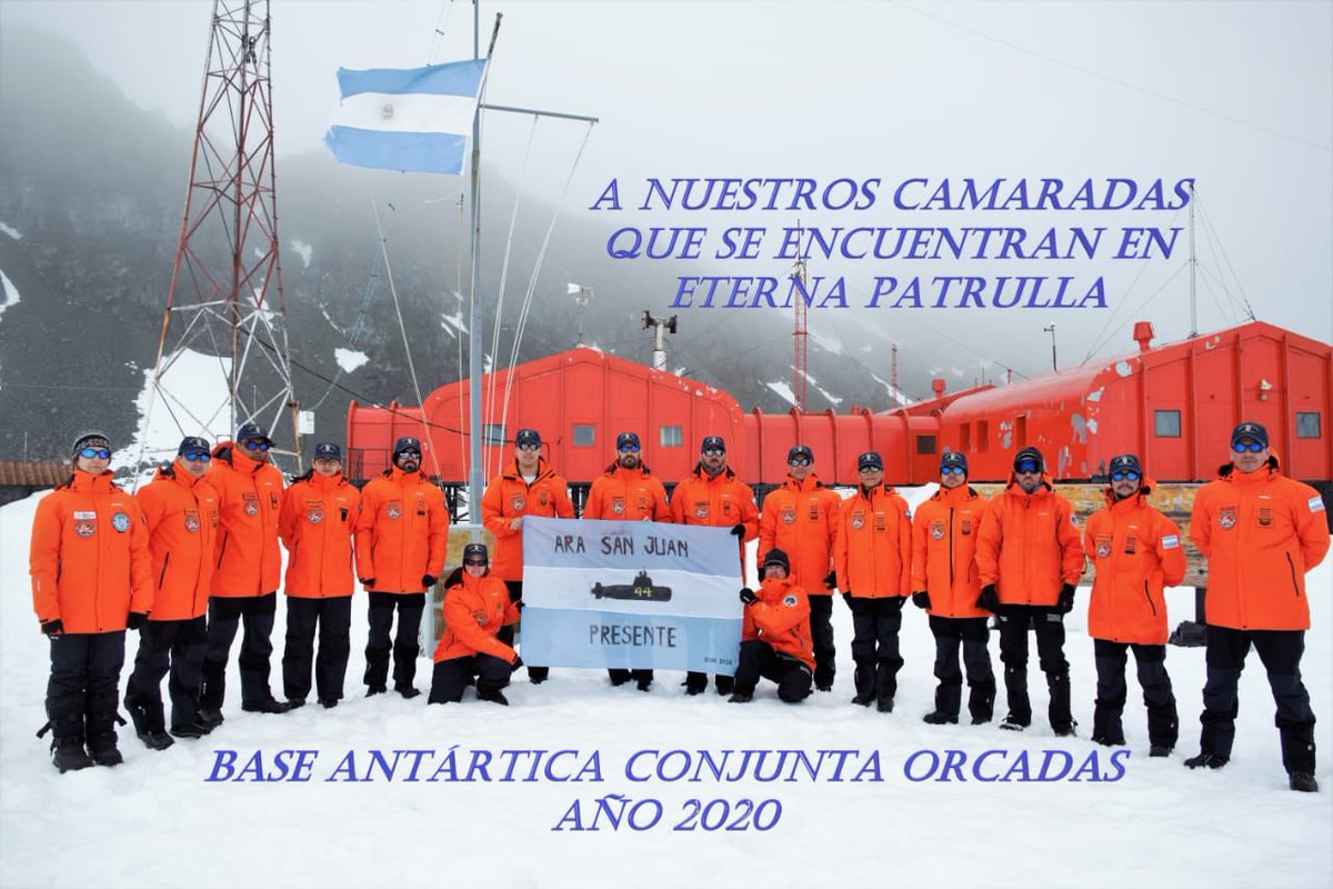 EMCFFAA_Arg's tweet photo. La dotación de la Base Antartica Conjunta “Orcadas” recordó y rindió homenaje a los 44 tripulantes del submarino #ARASanJuan, que yacen en patrulla eterna en lo profundo del Mar Argentino.

En esta fecha recordamos a los 44 tripulantes acompañando a sus camaradas y familiares. https://t.co/WYDFCAtg6h