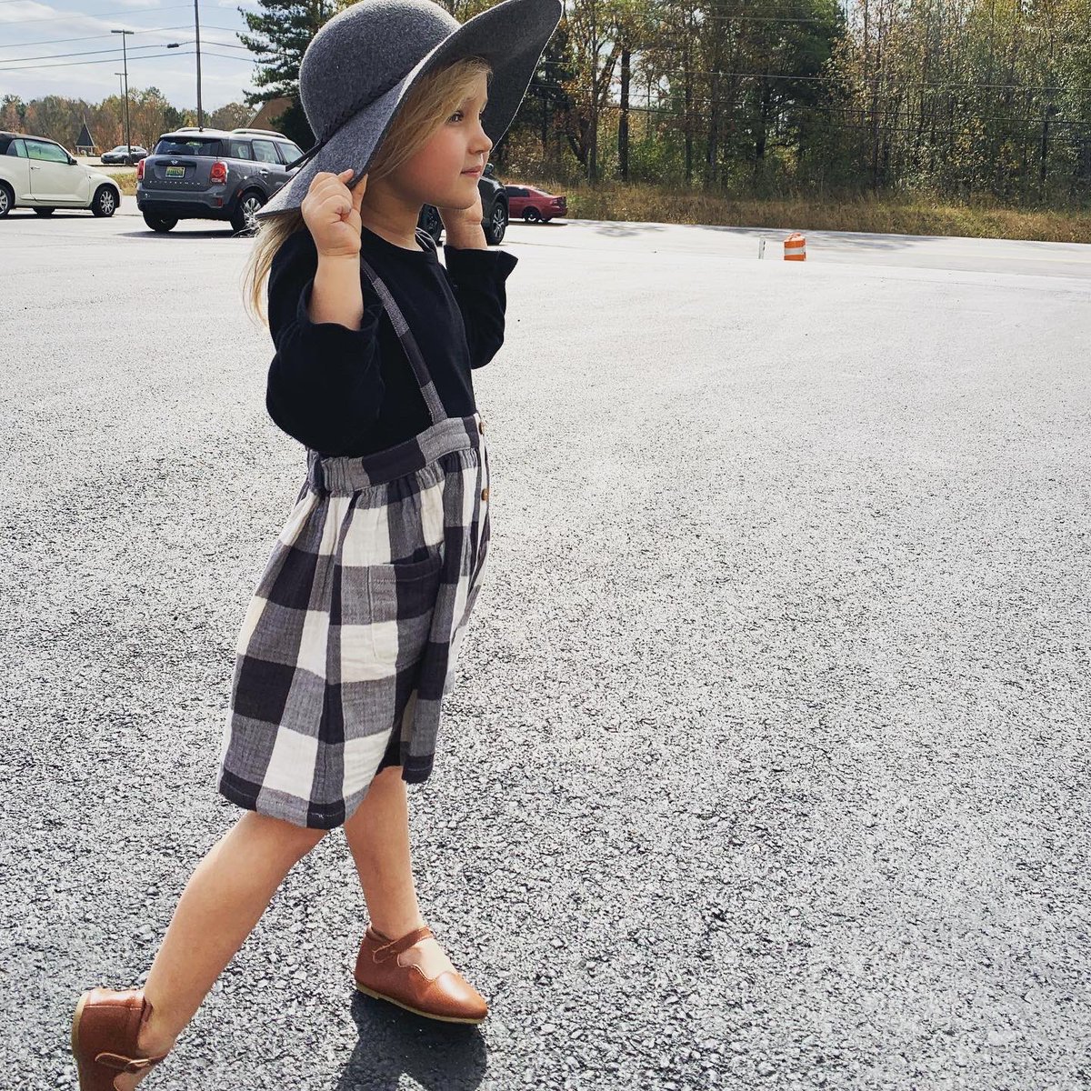 ReneeAndrews's tweet photo. Granddaughter Naomi at church this morning 💗💗💗 #adorable @renezeringue @arielzeringue https://t.co/7VIY05zGLX