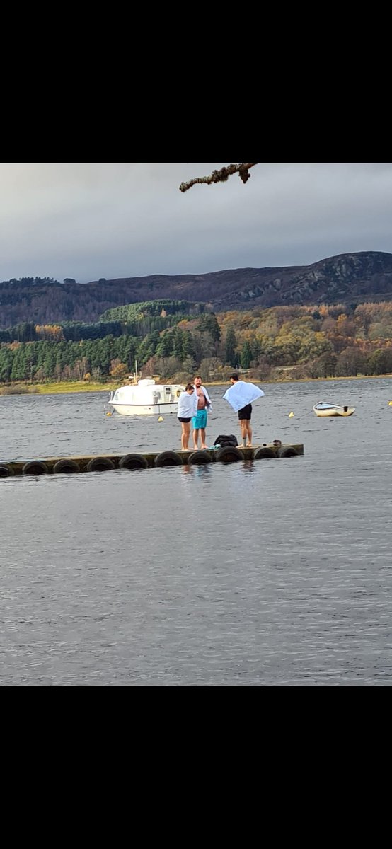IsobellaHubbard's tweet photo. A dook a day keeps the cal awa ππ΄σ §σ ’σ ³σ £σ ΄σ Ώ #LochInsch #scotland #swimmers #dooking #familytime https://t.co/4YRNdZuttc