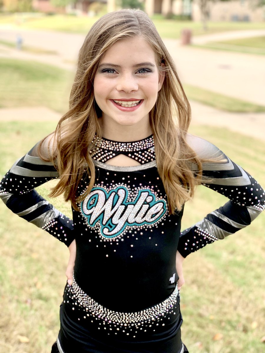 Happy FULL OUT DAY! 
⭐️🤩

“Somewhere behind the athlete you’ve become and the hours of practice and the coaches who have pushed you is a little girl who fell in love with the sport and never looked back… do it for her.”
– Mia Hamm