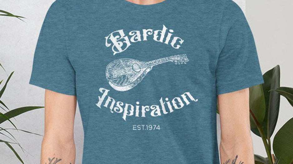 Zackkaroni's tweet photo. I've finally started my own business, and have released my first wave of vintage #DnD class shirts. Please check out all my shirts available at https://t.co/69CBw6gon6 https://t.co/SLqAwhulZs