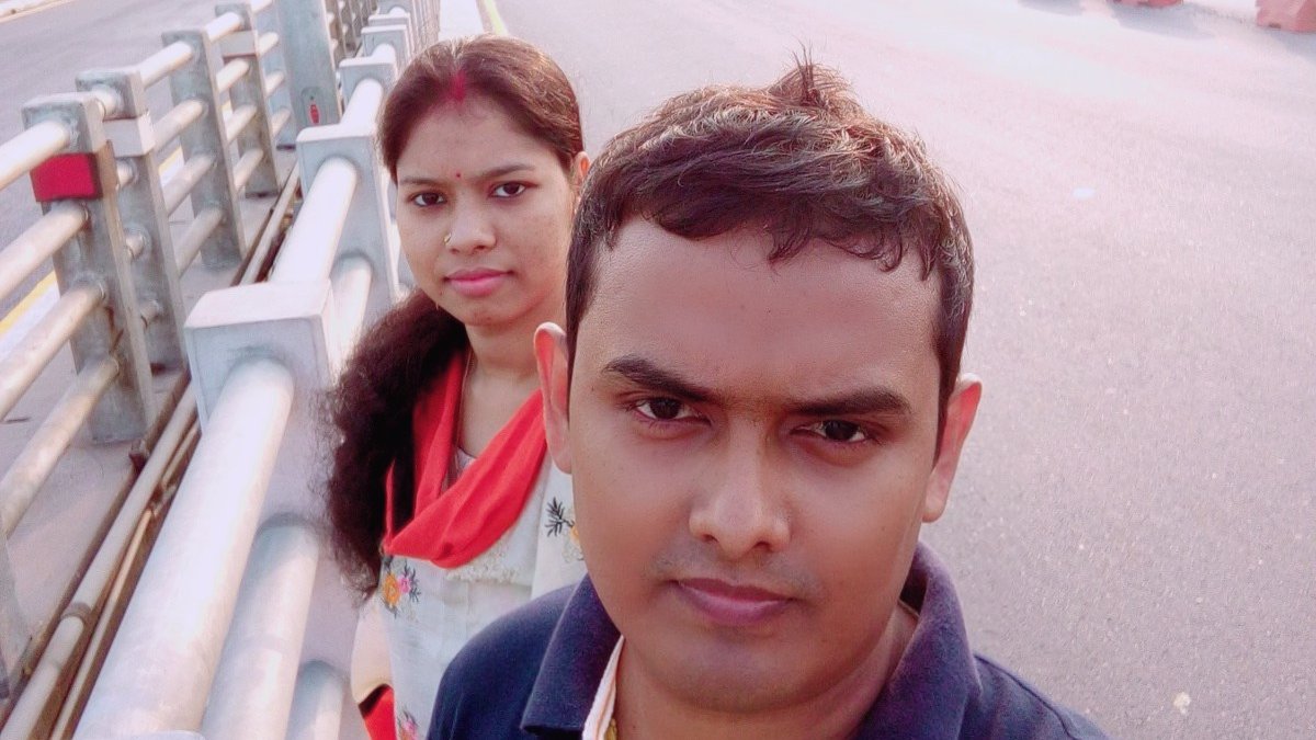 saha_borna's tweet photo. with husband 😍 https://t.co/qKXkFDvVcX