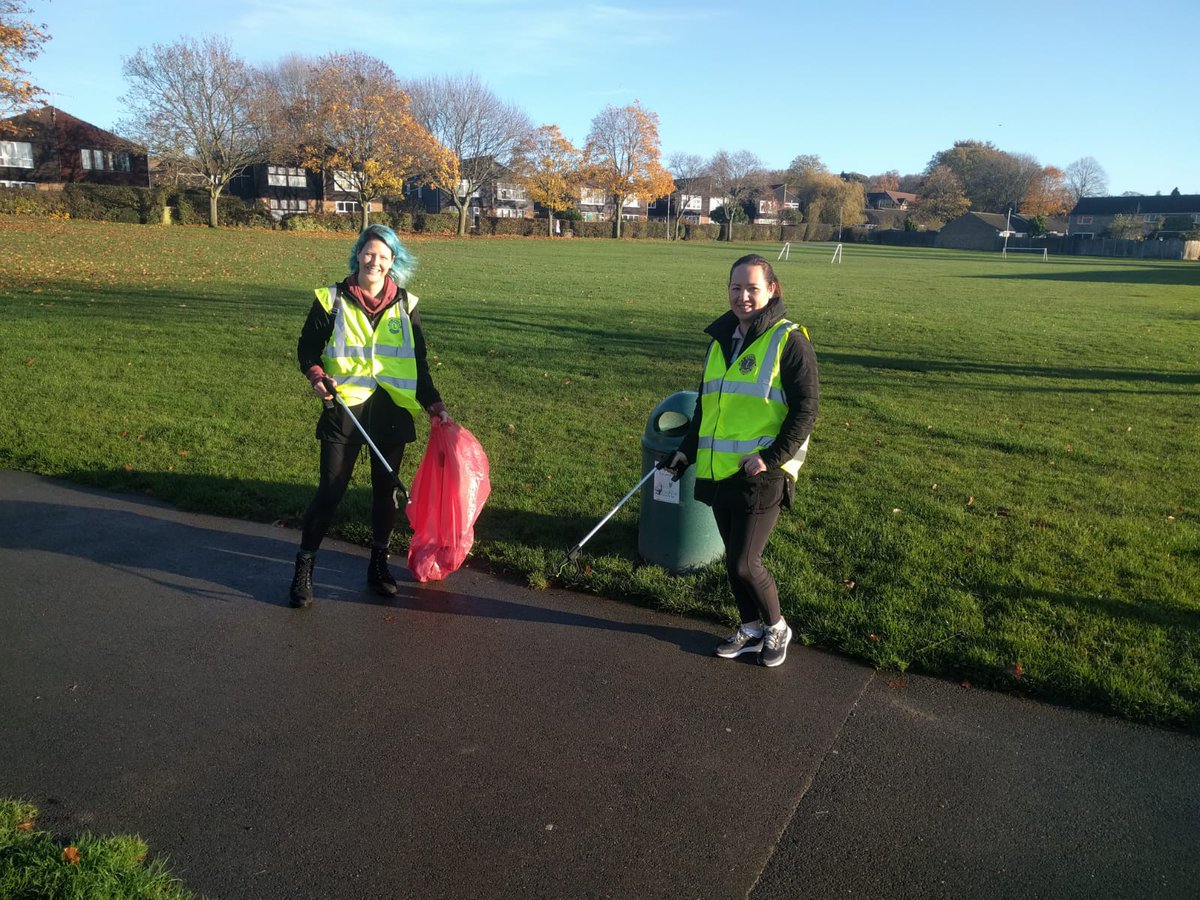 BracknellLions's tweet photo. #litterpicking the local area.
Let us know if there's somewhere around #Bracknell that needs a litter pick! https://t.co/CnYWVk5Dan