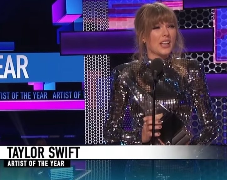 swiftcamzz's tweet photo. 🚨if taylor wins the aoty award this year she will be the first artist to win it 3 times in a row and also extend her record as the all-time winner in this category with 6 wins, so please RT

I'm voting for Taylor Swift for Artist of the Year at the #AMAs https://t.co/z8DWyje06G
