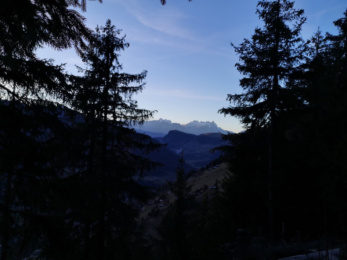 DnanettercS's tweet photo. Panoramas en-dessus de #sarreyer #bagnes https://t.co/7hiua3N8Lq