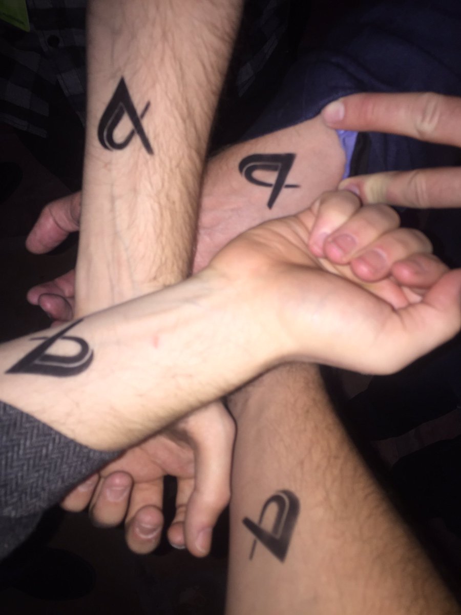Revitspace's tweet photo. @LewisWenman @CaseyRutland @StewartGH1970 @autodesku Meet in the lobby after dinner, we all getting #AU2012 tattoos! https://t.co/dBKLsbJCxL