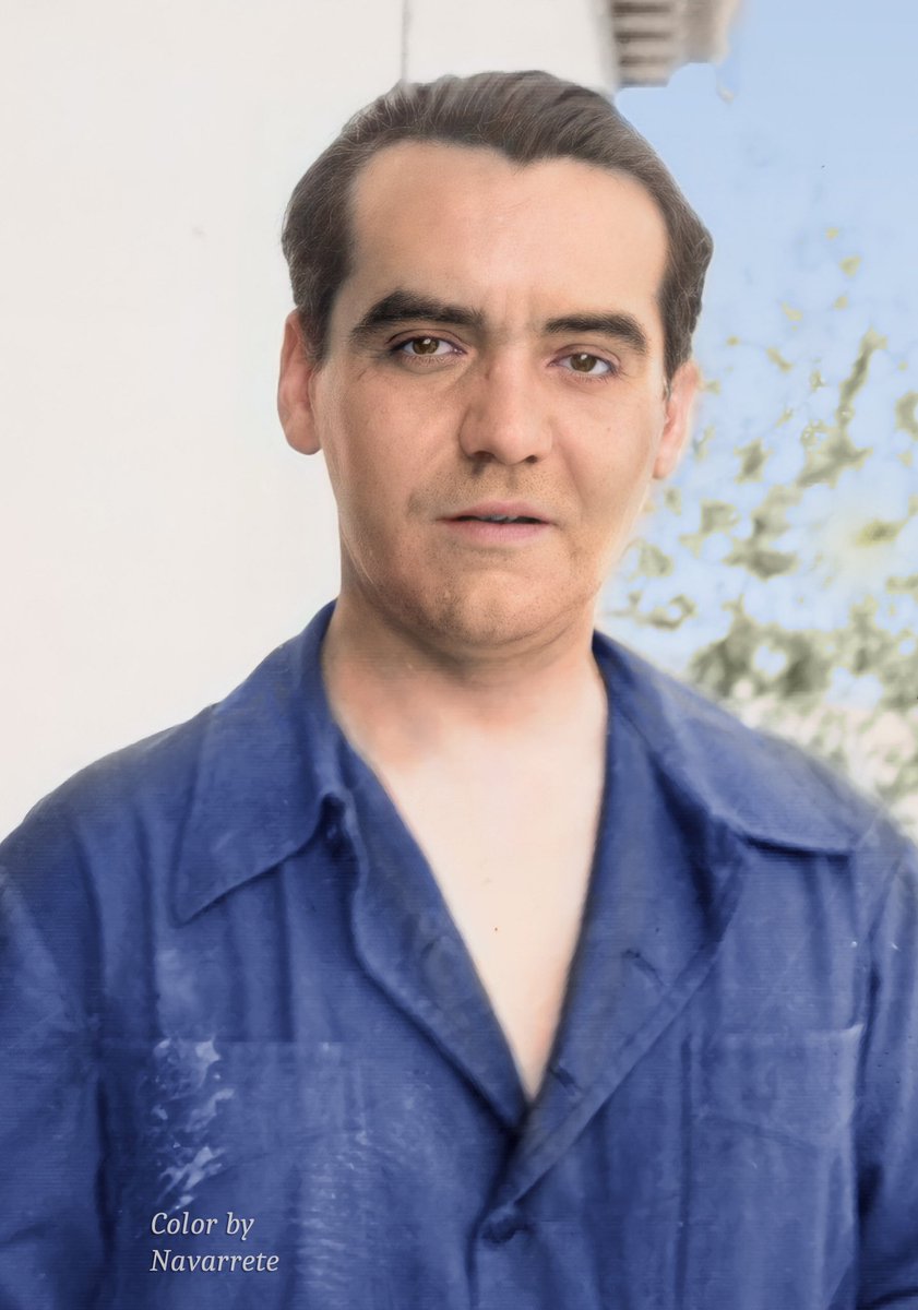 historiacolor's tweet photo. En el verano de 1935, Lorca invitó a Eduardo Blanco Amor a la Huerta de San Vicente. Del 21 de junio al 19 de julio. Eduardo era aficionado a la fotografía y de su visita salió un valioso reportaje de Federico y su familia, que estuvo inédito hasta 1952. Esta es una de esas fotos https://t.co/Fj1p3YsSzf