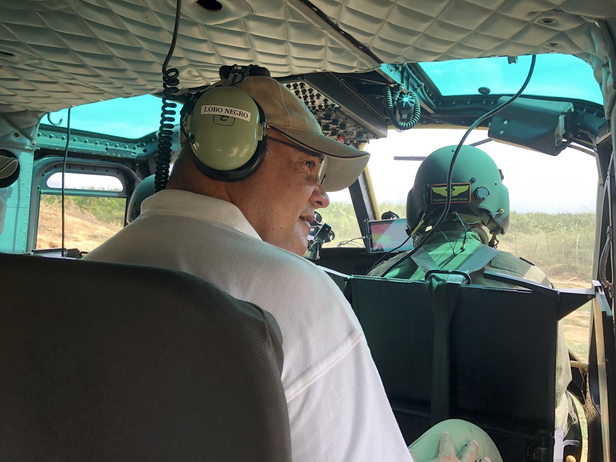 CIAArd's tweet photo. Agradecemos a la FARD en la persona de su Comandante General por la cooperación brindada para transportarnos de manera expedita en uno de los helicópteros de esa prestigiosa institución y así realizar esta fase de la investigación que es vital en el proceso. https://t.co/L6o9Lxn7B3